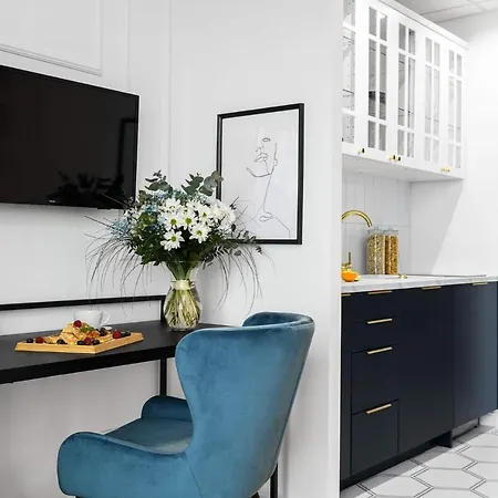 Luxury Design - Tower Bliska Wola Apartment Warsaw